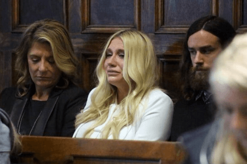 Kesha sobbing after hearing the final ruling.