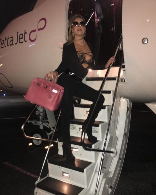 Her Instagram account has also taken a clear "Beta Kitten" turn. Here she is looking as if she was on her way to "escort" a very rich elite person.