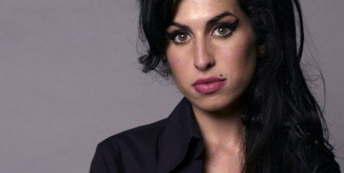 Amy Winehouse e1328201667716 The Coroner in Charge of the Investigation of Amy Winehouse's Death Resigns