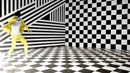 The pattern of this room was not randomly chosen: Dualistic patterns are used to program/hypnotize MK slaves. 