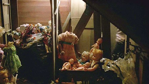 Errol's house is full of dolls (many of which are beheaded). Not only do these dolls add to the "creep" factor, they are a classic symbol to represent multiple personas created through Mind Control.
