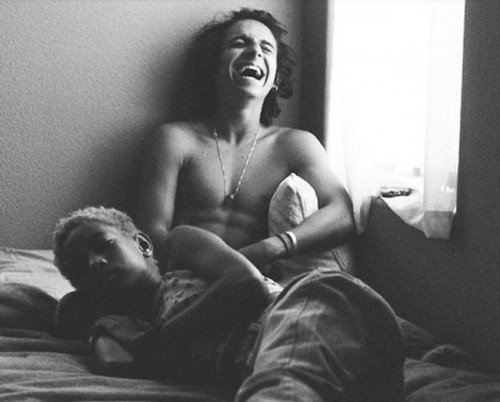 Willow-Smith-and-Moises-Arias-In-Bed
