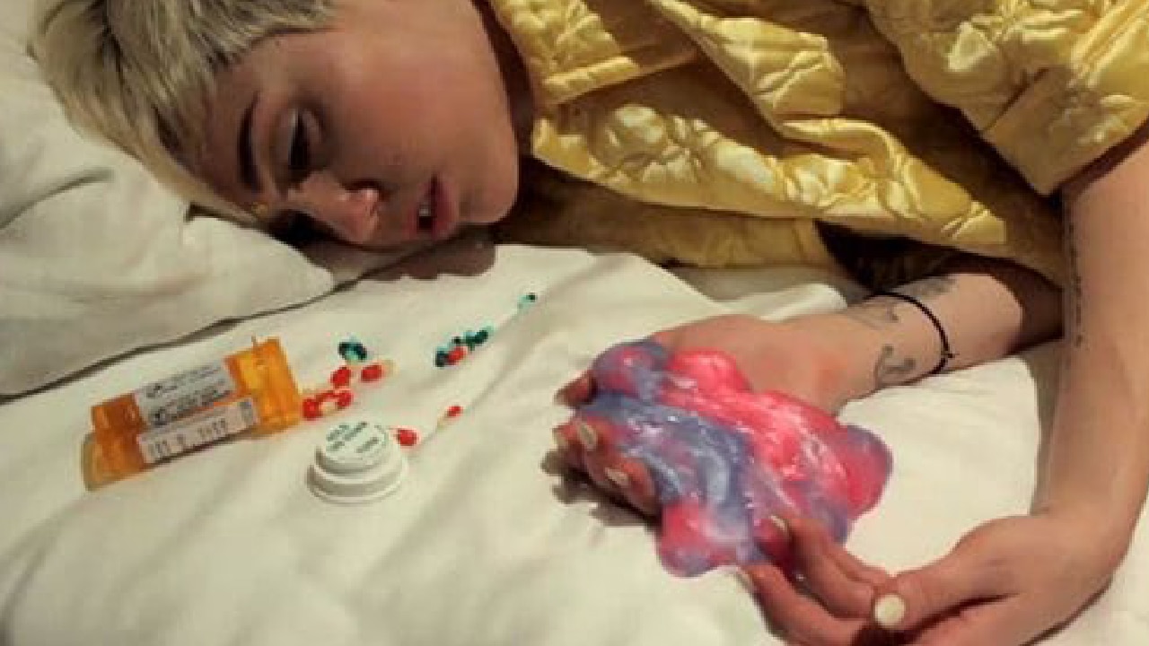 leadsuperfreak Miley Cyrus' "Trippy" Video that Was Filmed While She Was 'Hospitalized' Is Actually About MKULTRA