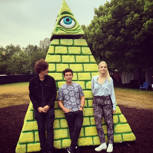 Here's London Grammar chilling in front of an Illuminati pyramid at Lollapalooza. Did I ever tell you that the music industry is completely ruled by the Illuminati? And that the omnipresence of its symbolism is proof of it? I think I did. 
