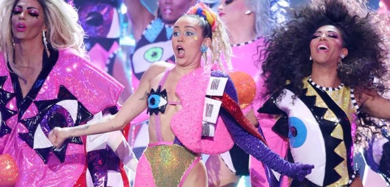 The 2015 MTV Video Music Awards : Dance, Puppets, Dance