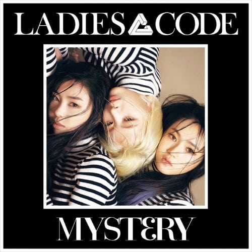 The cover of the album features the girls wearing dualistic patterns. The group also has a new logo: A tri-dimensional triangular shape that clearly evokes the number three. The title of the album also contains the number 3.