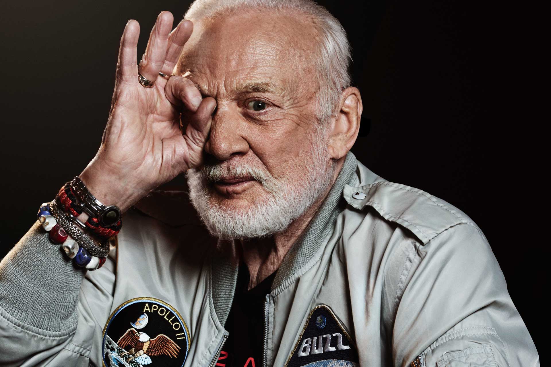 20 Omega Buzz Aldrin Symbolic Pics of the Month 08/17