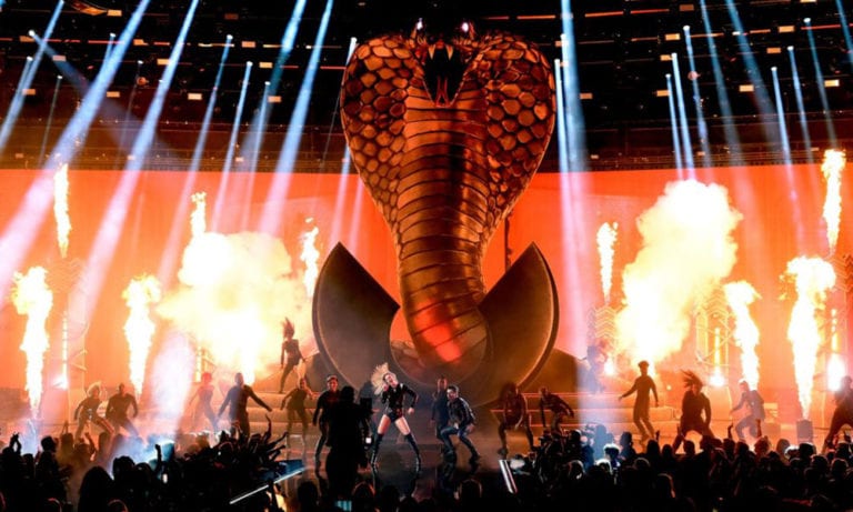 Taylor Swift, Queen of the 2018 American Music Awards