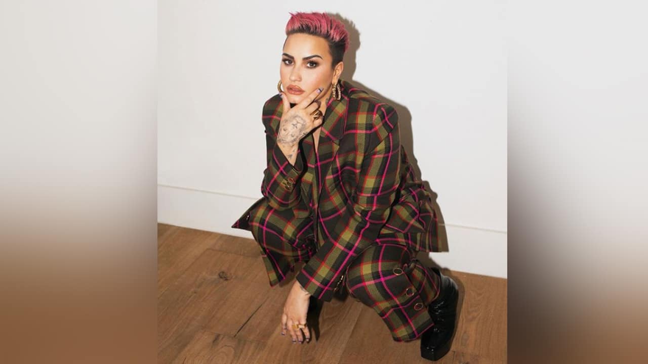 leaddemi Demi Lovato: "Gender Reveal Parties Are Transphobic"