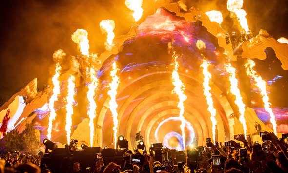 leadastroworld Something Extremely Dark Happened at Travis Scott's Deadly "Astroworld" Festival